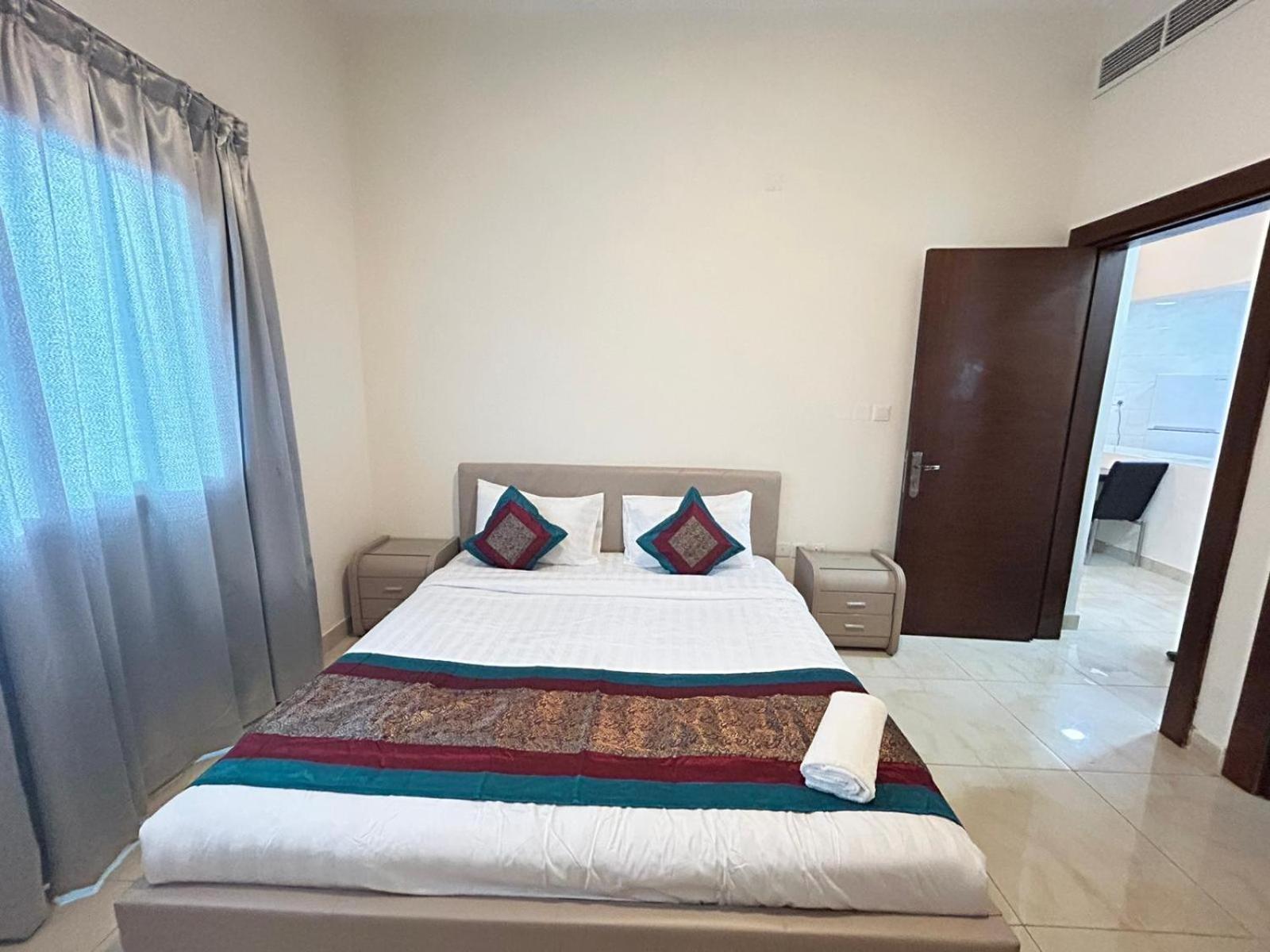 Al Hayat Suites Apartment Манама Екстериор снимка
