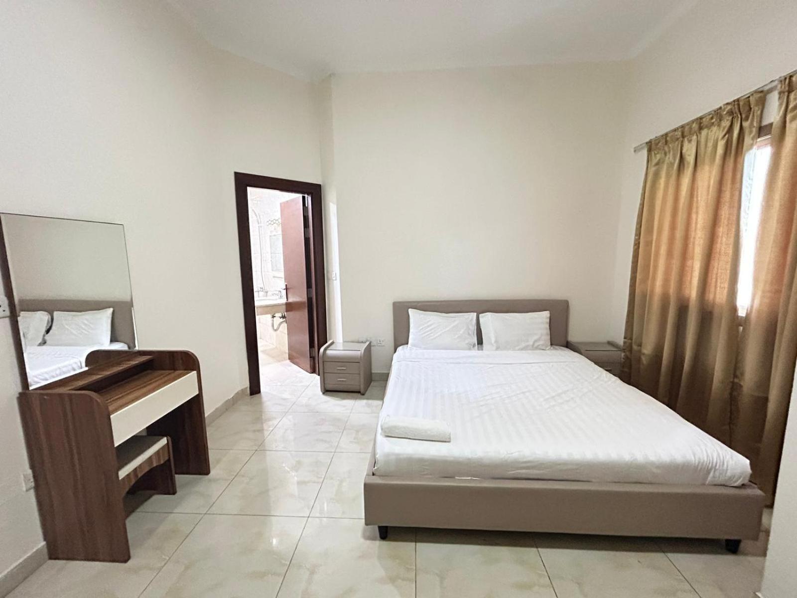Al Hayat Suites Apartment Манама Екстериор снимка