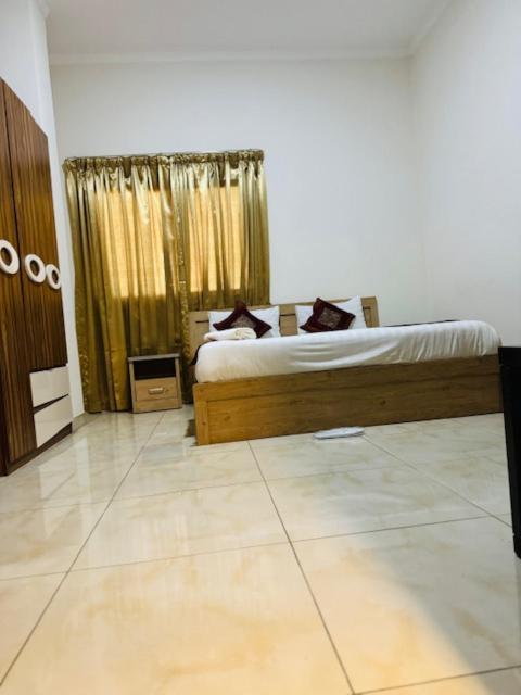 Al Hayat Suites Apartment Манама Екстериор снимка