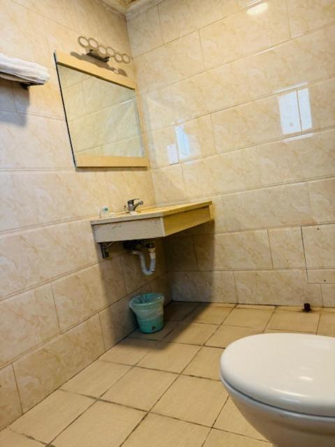 Al Hayat Suites Apartment Манама Екстериор снимка