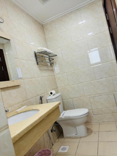 Al Hayat Suites Apartment Манама Екстериор снимка