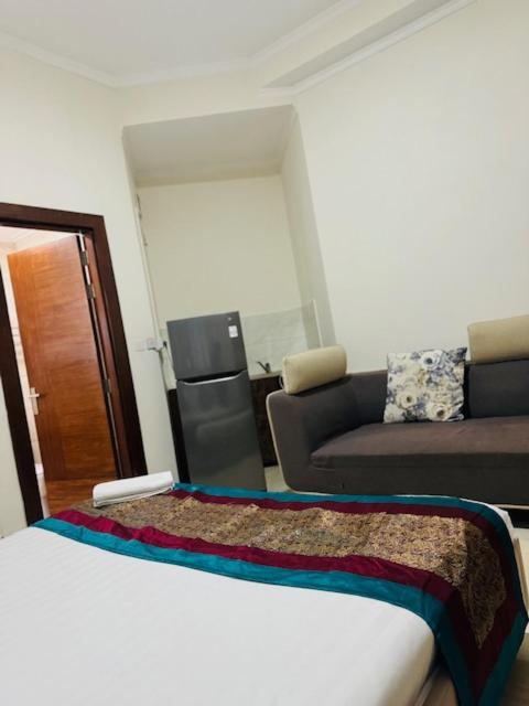 Al Hayat Suites Apartment Манама Екстериор снимка