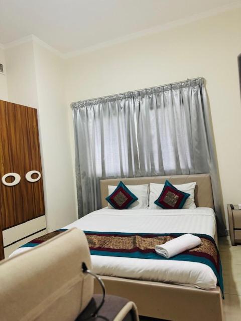 Al Hayat Suites Apartment Манама Екстериор снимка